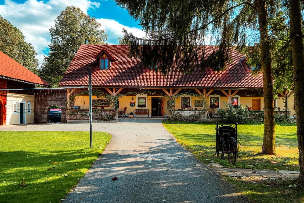 Bed and Breakfast Areal Maly Texas Rychnov nad Kneznou Exterior foto